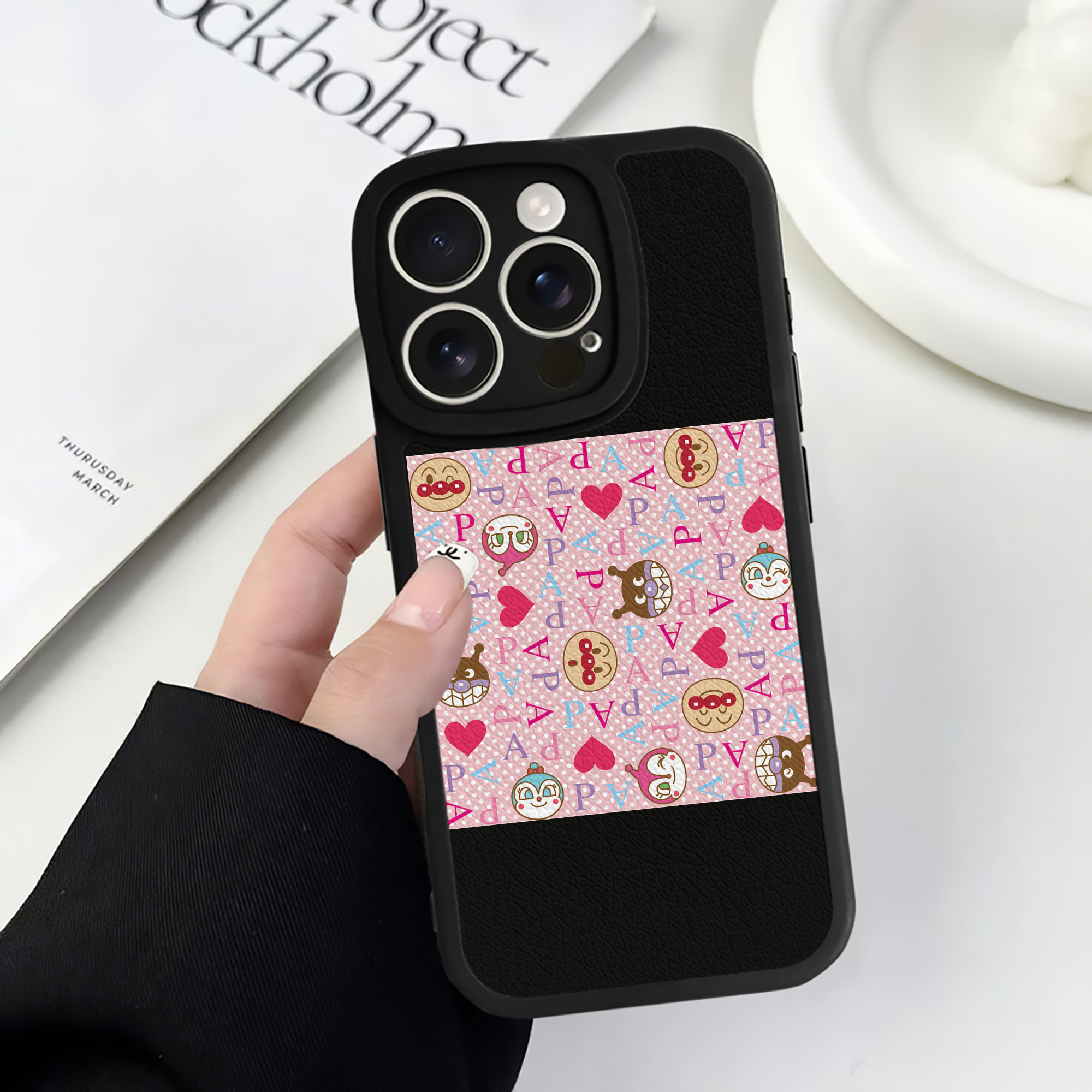 （画像用） アンパンマン Anpanman 【iPhone 16シリーズ対応】シリコンスマホケース（レザー調） 材質：シリコン